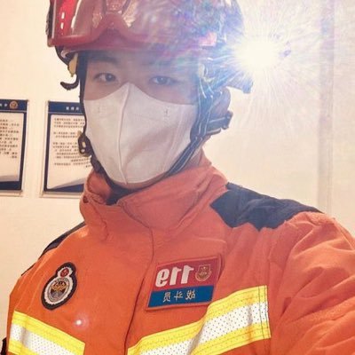 180/78/28/肌肉猛1 在最好的时光用尽全力去战斗,不光为人民而战,比较压抑自己,也要多多爱自己 只想找一个契合度高一点的安稳的 最近压力比较大 需要释放一下