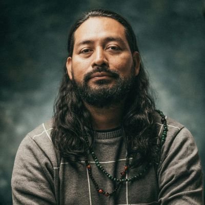 Periodista Maya Q'eqchi' - Aj Ral Ch'och', con enfoque ambiental y derechos humanos.