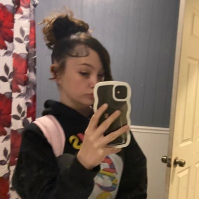 peytonnicolee3's profile picture. roman’s 12:18 ♡.