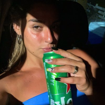 aabril_perez's profile picture. Bruqui