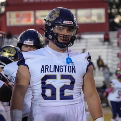 Arlington high 🏈|| 6’3 300 || C/G/T || Co 26’ || ACT 21 || Squat: 485 Bench: 300 5.2 40 ||1048 truckstick ||https://t.co/7bP5AKsj7k (901)-499-8060