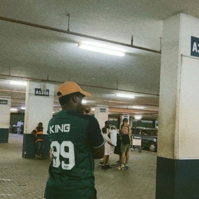 noKingBetter's profile picture. just living #almostrichasfuck  I listen to music a lot 🙂‍↔️