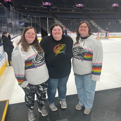 emilyys19's profile picture. I’m only here for 9-1-1, hockey #cbj, DWTS, and RPDR #btk