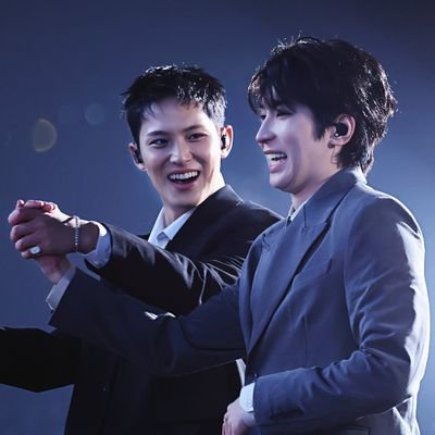 Minwon enthusiast 🛋 #민규 #원우 | Thriving on Mingyu and Wonwoo’s magic and memories.