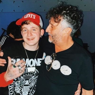 IommiVioleta's profile picture. estudiante de Letras, librera, fan de la tarta de choclo, insoportable, escritora frustrada de cualquier garompa