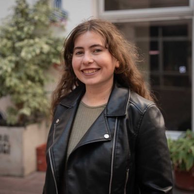 Presidenta del Centro de Estudiantes de la FCEN-UBA. Militante de La Cámpora.