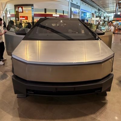 VinKe0621's profile picture. 永远不参与政治！如果有政治观点，一切都是我错，你对！