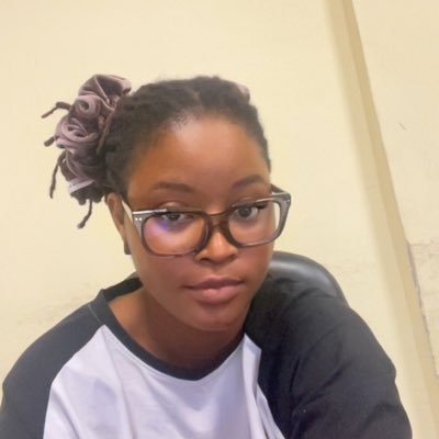 Manchester United| locs girlie👩🏽🦱| Ui/Ux designer|Communications Instructor||follow @Abenamolle 🤎|| snap @simplyanne69 🫶🏽