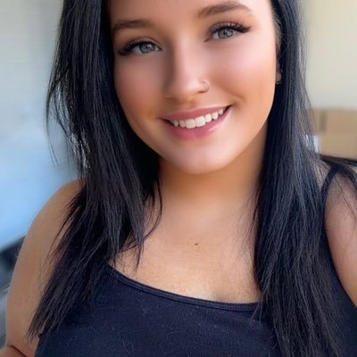 sports girlie • bengals • reds • georgia bulldogs • indiana fever • #vottostillbangs ‼️ • elden lord •