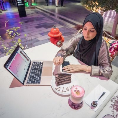 Experienced trader and financial strategist, helping clients grow their investments with secure and profitable opportunities. Also specialized in visa consulta
