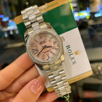 charlotte60120M's profile picture. I love learning new things and sharing knowledge it helps me grow too. Now that I’m semi retired, I have more time to enjoy life and focus on what I love..