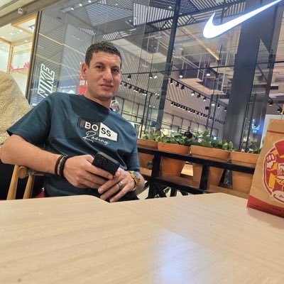 كن في الحياه كعابر سبيل واترك ورائك كل أثر جميل فما نحن في الدنيا الا ضيوف وما علي الضيف إلا الرحيل 🌹