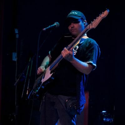 🎸@ neev.oficial | 🌱 | La gente y amigos que perdimos, o los sueños que se desvanecieron... nunca los olviden. | No les creas!