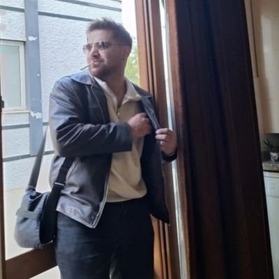 huzeyfetarik's profile picture. 