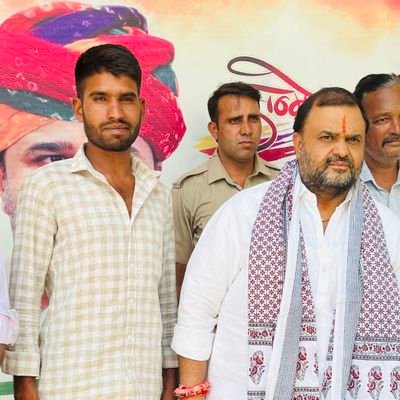 बदल के रख देंगे मुकम्मल फ़िज़ा ज़माने की
हमें तो ज़िद है नया इतिहास बनाने की !!
@SachinPilot