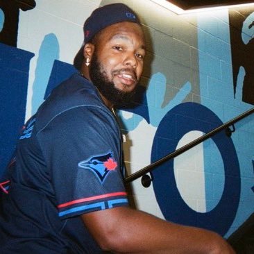 ❌not associated with vladdy or the jays
❗diehard jays fan, vladimir guerrero jr is the goat
🌩️@BlueJays @patriots @celtics @nhlbruins @seattlestorm @clemsonFB