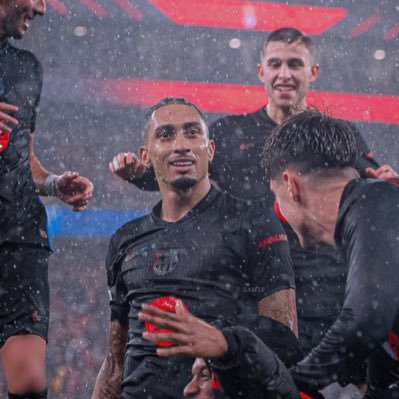 ynM44jqw1o32588's profile picture. 