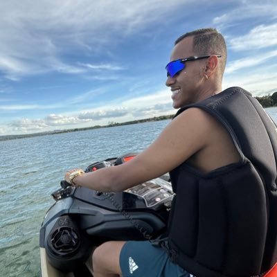  Não me levar a sério nessa rede social… #DEOLANO