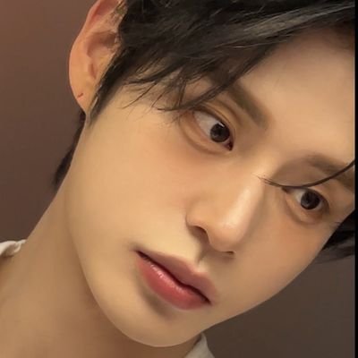 zibiwoong's profile picture. always for #김지웅 🍒