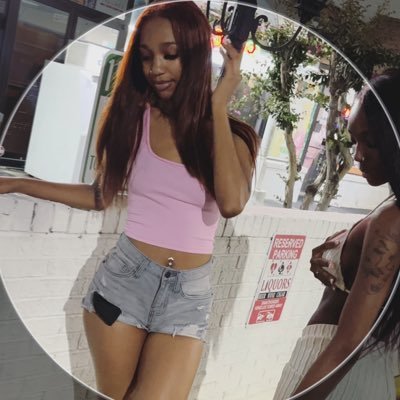 sanaathemuse's profile picture. 🕷️🐆🌹🌚🍒 nursing major/bad bitch/capricorn/wlw