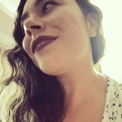 Soñadora, sonriente e intensa...
Amo los viajes, los paisajes y las pláticas interesantes. Aprendiz a cada instante.
En constante construcción para fluir 🍀🍃🌾