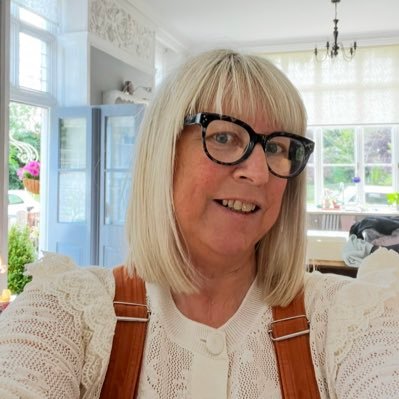 stuffnonsense2's profile picture. Staring into growing abyss of disappointment at Government-yet still hoping that the truth about covid/Brexit finally dawn on those who say “Boris did well”