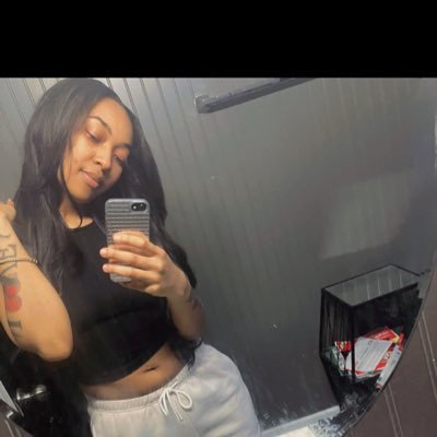 I only aspire 🌪✨🌟💫 to inspire 🌸💅🏽🧚🏾♀️🧜🏽♀️🤑#loyaltyoutvalueseverything ‼️#Duval📍