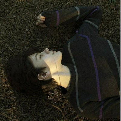 sogol2009's profile picture. ما حَنجَره دَر حَنجَره بُغضیم و تَمَنآ
صبر اندک‌ را بگویم، یا غمِ بسیار را .. ؟
ی شاعر کوچولو که هیچ وقت کسی شعراشو گوش نداد
 
ـ شَـهرزآد‌