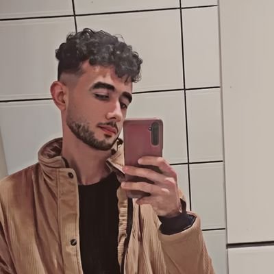 ahmydynhw53108's profile picture. ربحتُ نَفسي ، لايهُم كُل ما خسرت.. 𓂆