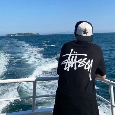 HoAquamarine's profile picture. 静けさを求めて