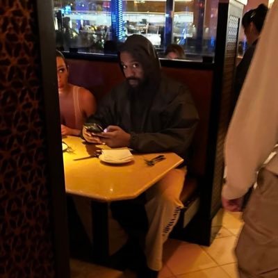 Vlxnelikyy's profile picture. 💕