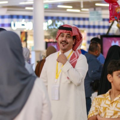 كاتب ومؤلف مجلدات مشارك في كثير من الندوات والغزوات حائز على العديد من الجوائز اهمها افضل عتيبي في اسيا لثلاث مرات متتاليه