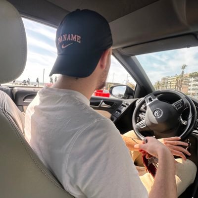 hayco__'s profile picture. Supporter inconditionnel du @psg_inside depuis môme ❤️💙⚜️ le plus grand club de France