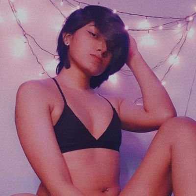 Trans E-Girl
I like videogames and fashion. If you want to see more of me⏬
