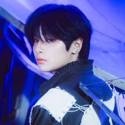 woonagikk's profile picture. Eu e o bonedo disputando pra saber quem ama mais o woonhak |

Multifandom desde 2016. Amo muitos, esse perfil é uma bagunça. Vez ou outra bookstan.