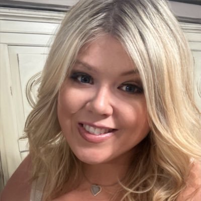 My y’all is authentic. Mom to girls, loves Jesus, loves dogs, country as cornbread & FIERCELY PATRIOTIC. Grew up in a holler. 🇺🇸 Loves USA! Blunt! NO DM’s!!!