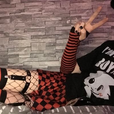 NSFW 18+, 💜winter💜, soft femboy 🌸 | lover of games, cats, and oversized hoodies | he/they | be kind, always