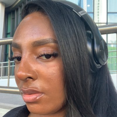 elizeeze's profile picture. Business lover. Recovering foodie who can cook.