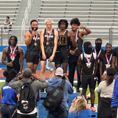 6ft 1 in|| 160|| 200 meter dash 21.7l| 400 meter dash 50.02||c/o2025 @jaxonredman07@gmail.com 📞 409-999-1267
