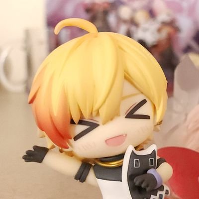 コスプレかじってみた『オタク』96猫/🌈🕒/NieR/パラライ/SAO/ゼル伝。その他諸々。オタクって楽しい!!キャンメイクホッカイドー!!🐮
最近はパラライにお熱🔥ゴリゴリの加工マンだよ👀