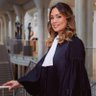 JudgeJoyce_'s profile picture. Rechter, taalzeloot, #woordliefde-aanstichtster. Deelt haar liefde voor & kennis over rechtspraak via 𝕏/Fb/LI/Insta/Threads/BlueSky #brenghetrechtdichterbij⚖️