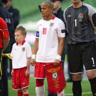 🌍6 countries later 🇿🇲➡️🏴🇬🇧………….. 🎥Freelance Media Personality ⚽️International Footballer/Coach.. 📧management-info.earnshaw@gmail.com
