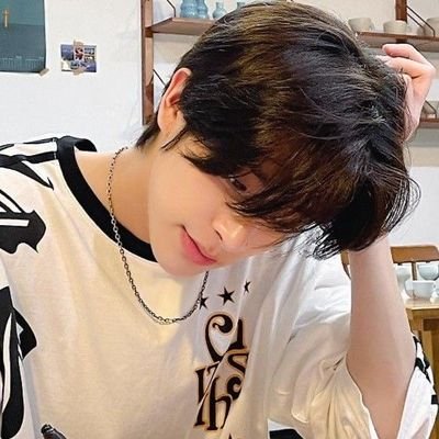 i03heonie's profile picture. eu e a jiheon assistindo o jogo do internacional