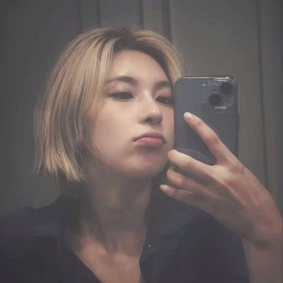 muesikera's profile picture. ͏͏  𝒱 ivien 𝓁 ou 𝒻 lores • BA THEATER ARTS