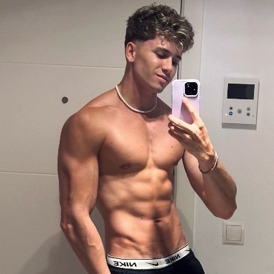 LyonsMckayla's profile picture. Don't think too much, CLICK👇😏