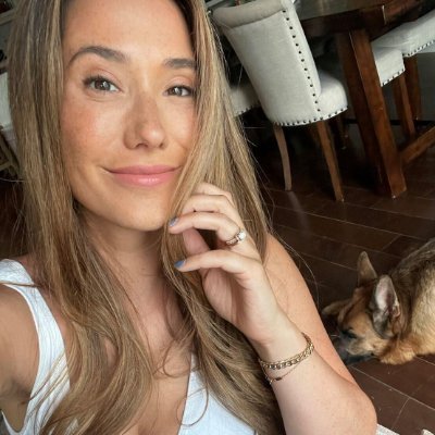 floramartine123's profile picture. 