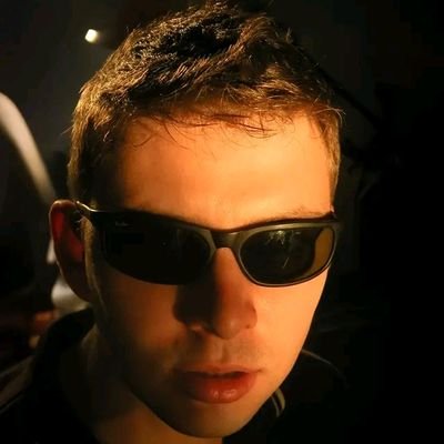 Bb790079's profile picture. Tech guru