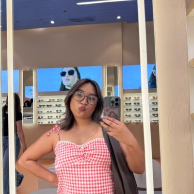 izzaoz's profile picture. 