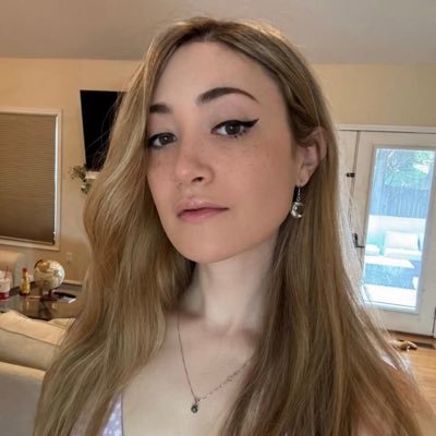 🌼| A lovely transgirl🏳️⚧️ I travel alot & love to explore🥺💕lonely and friendly 😍