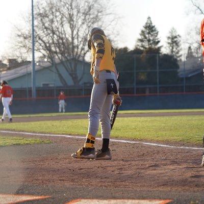 6’ 180 lbs -- RHP/C/SS/UTL -- 4.25 GPA -- Norcal U Black-- DOHS 2027 -- Jesus is King